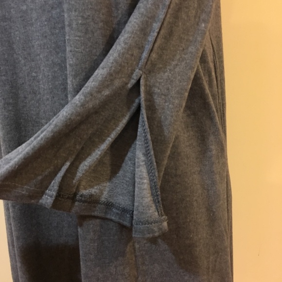 Split Bell Sleeve Choker Top w Pockets - Picture 4 of 6